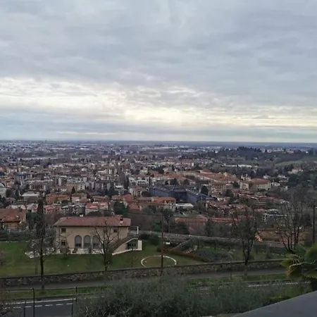 Flora Inn, Miramura - Panorama Incantato Апартаменти Бергамо